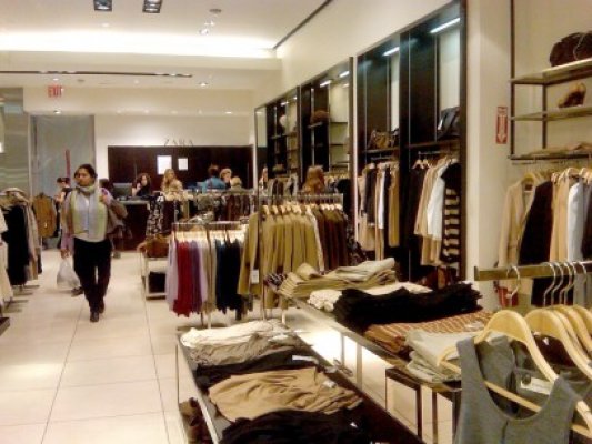 Zara deschide un magazin online în România